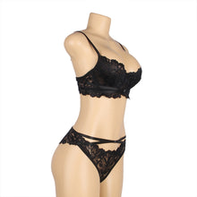 Load image into Gallery viewer, Floral Lace Underwire Bra Set Black (16-18) 3xl
