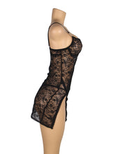Load image into Gallery viewer, Black Lace Chemise W/underwire (12-14) Xl
