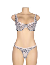 Load image into Gallery viewer, Floral Lace Underwire Set (16-18) 3xl
