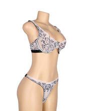 Load image into Gallery viewer, Floral Lace Underwire Set (16-18) 3xl

